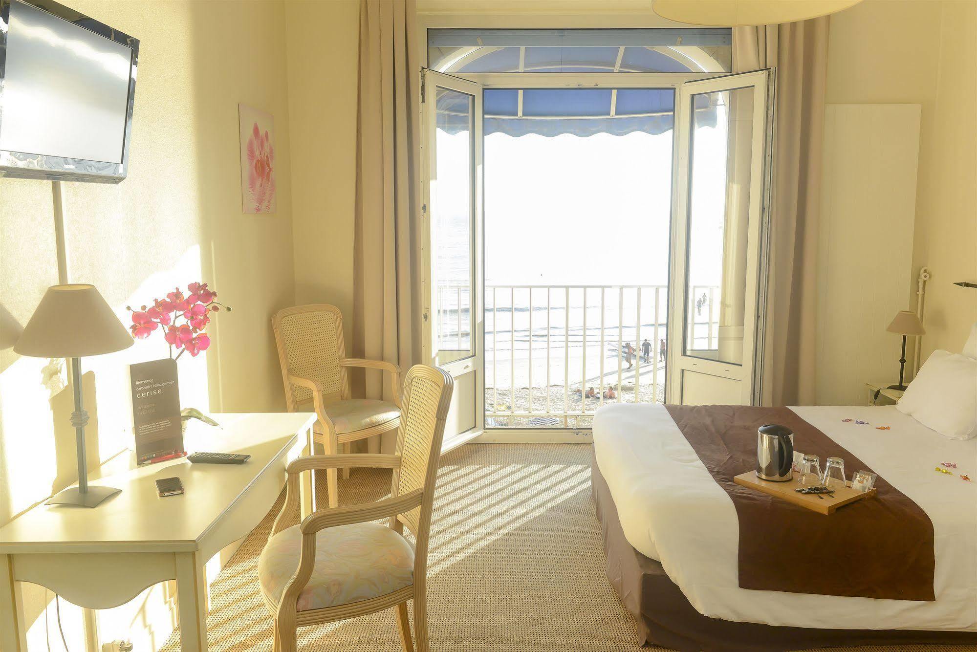 Cerise Royan - Le Grand Hotel De La Plage Eksteriør billede
