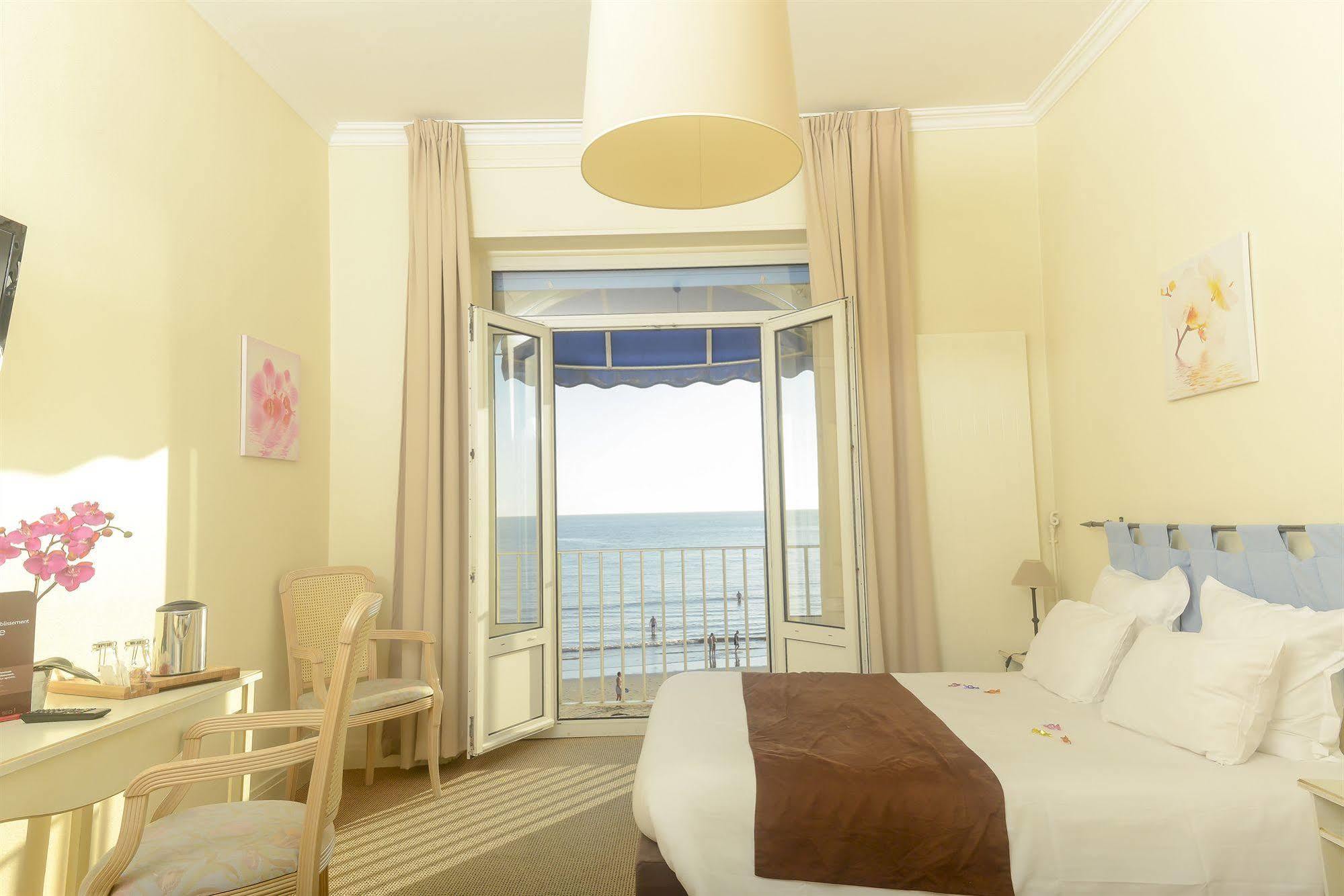 Cerise Royan - Le Grand Hotel De La Plage Eksteriør billede
